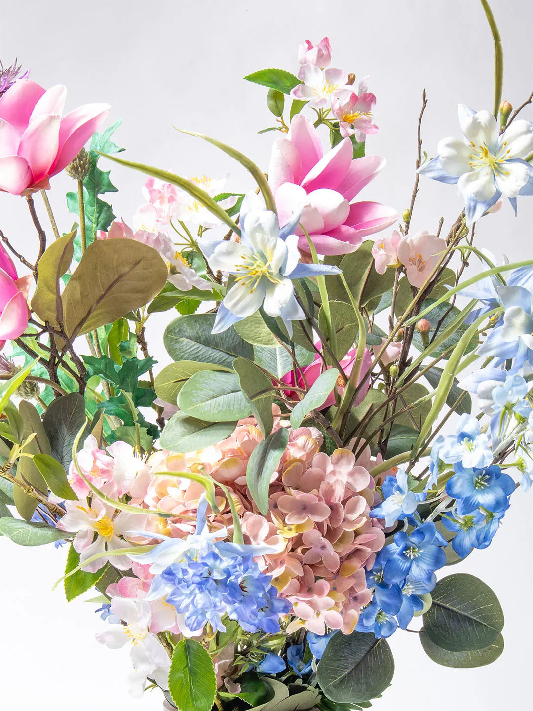 zijden-boeket-magnolia-blossom-delphinium-11-stelen