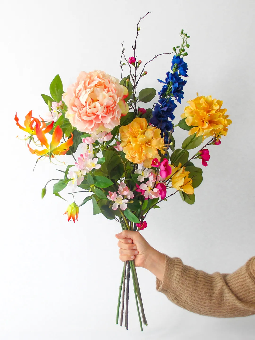 Zijden boeket Fleurie met cherry blossom roze en peony peach