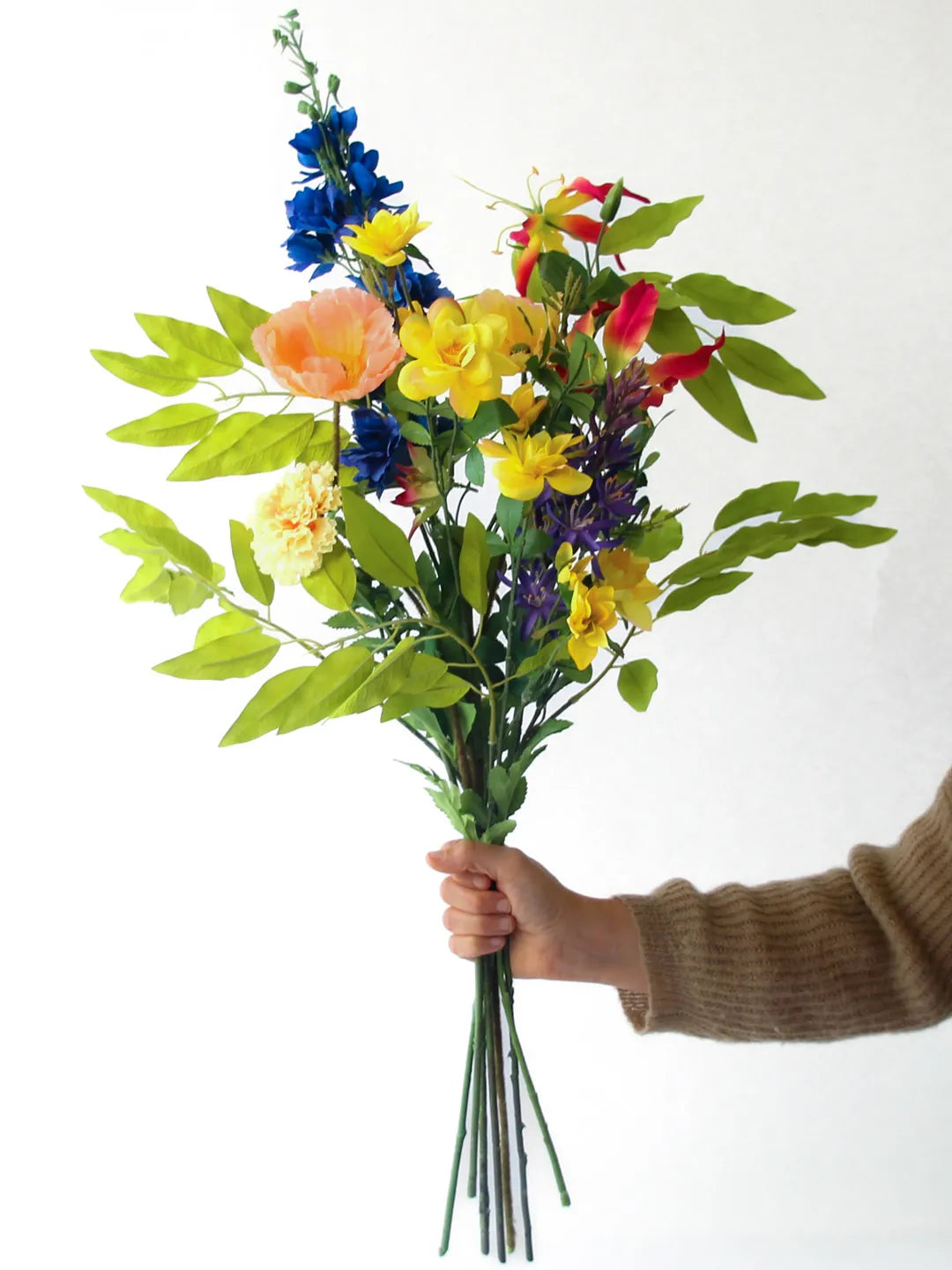 Zijden boeket Isla met Poppy peach en Delphinium blauw
