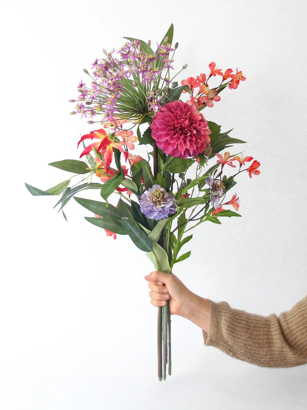 Zijden boeket June met paarse Allium en Scabiosa