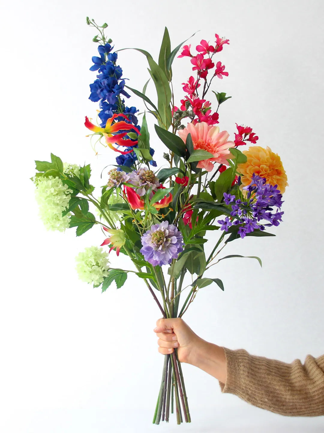 Zijden boeket Rox met peach Dahlia pompon en groene Viburnum