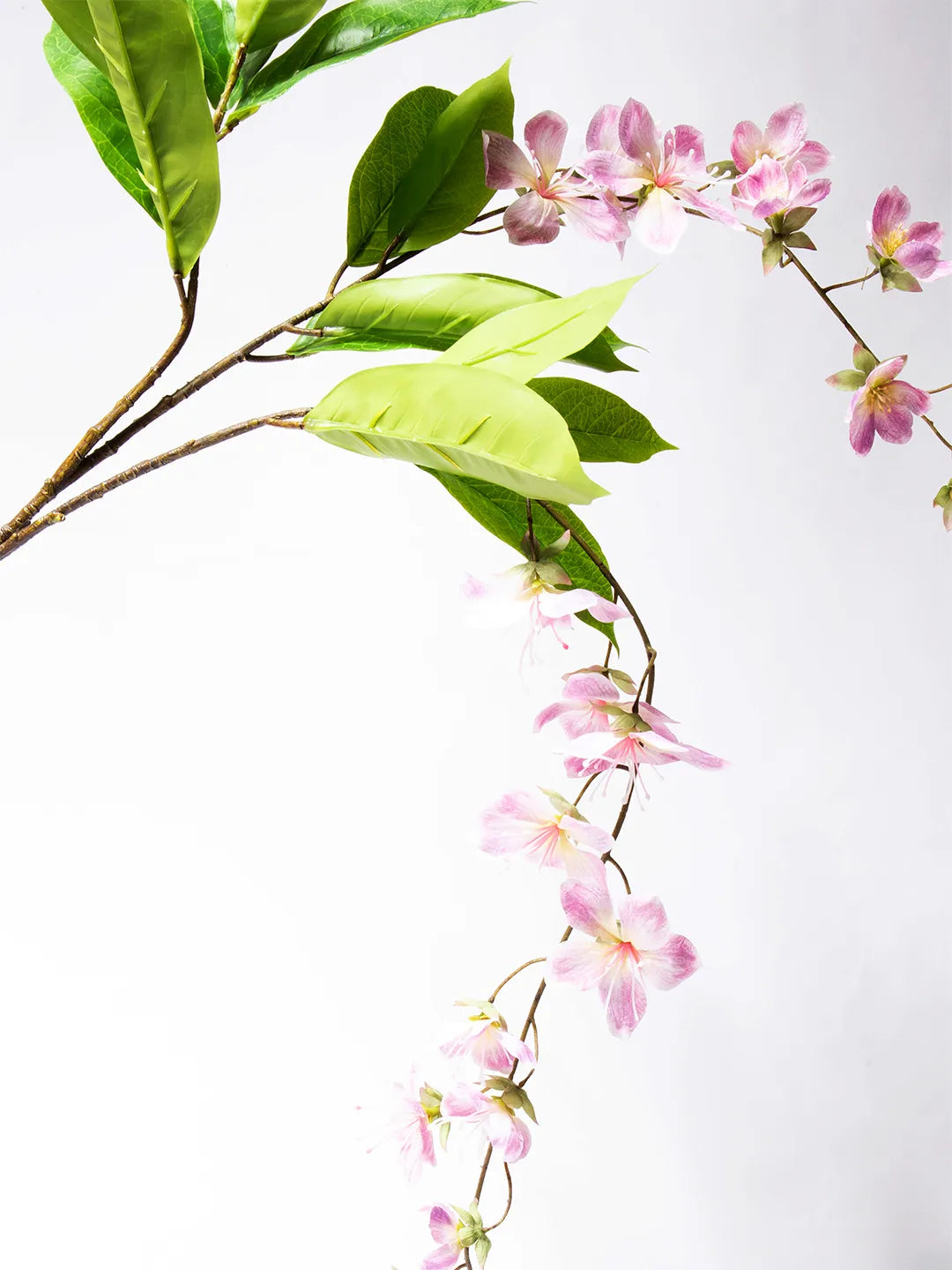 Zijden Blossom hanging in roze – 125 cm lang