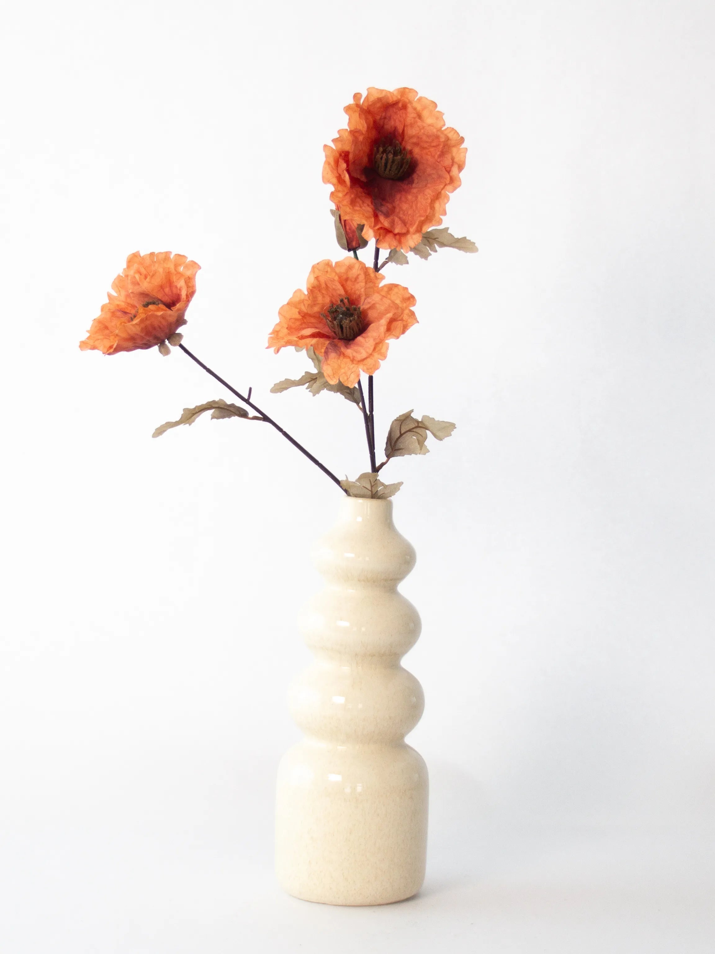 Design vaas Pebble van beige aardewerk – 35 cm hoog – Silk & Petals