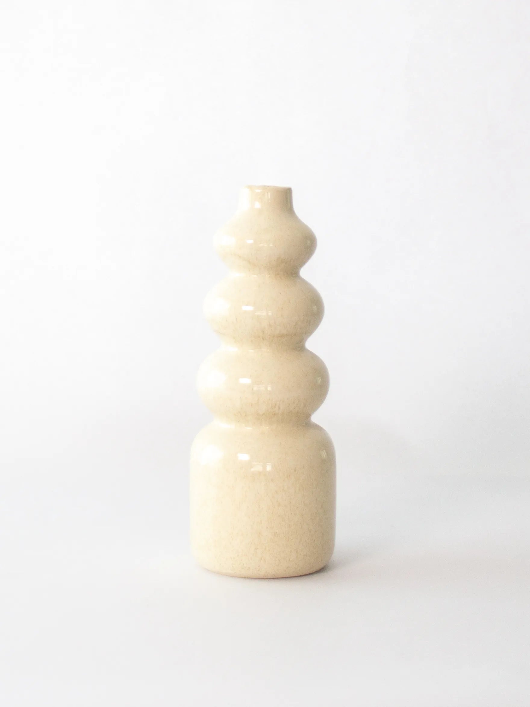 Design vaas Pebble van beige aardewerk – 35 cm hoog – Silk & Petals