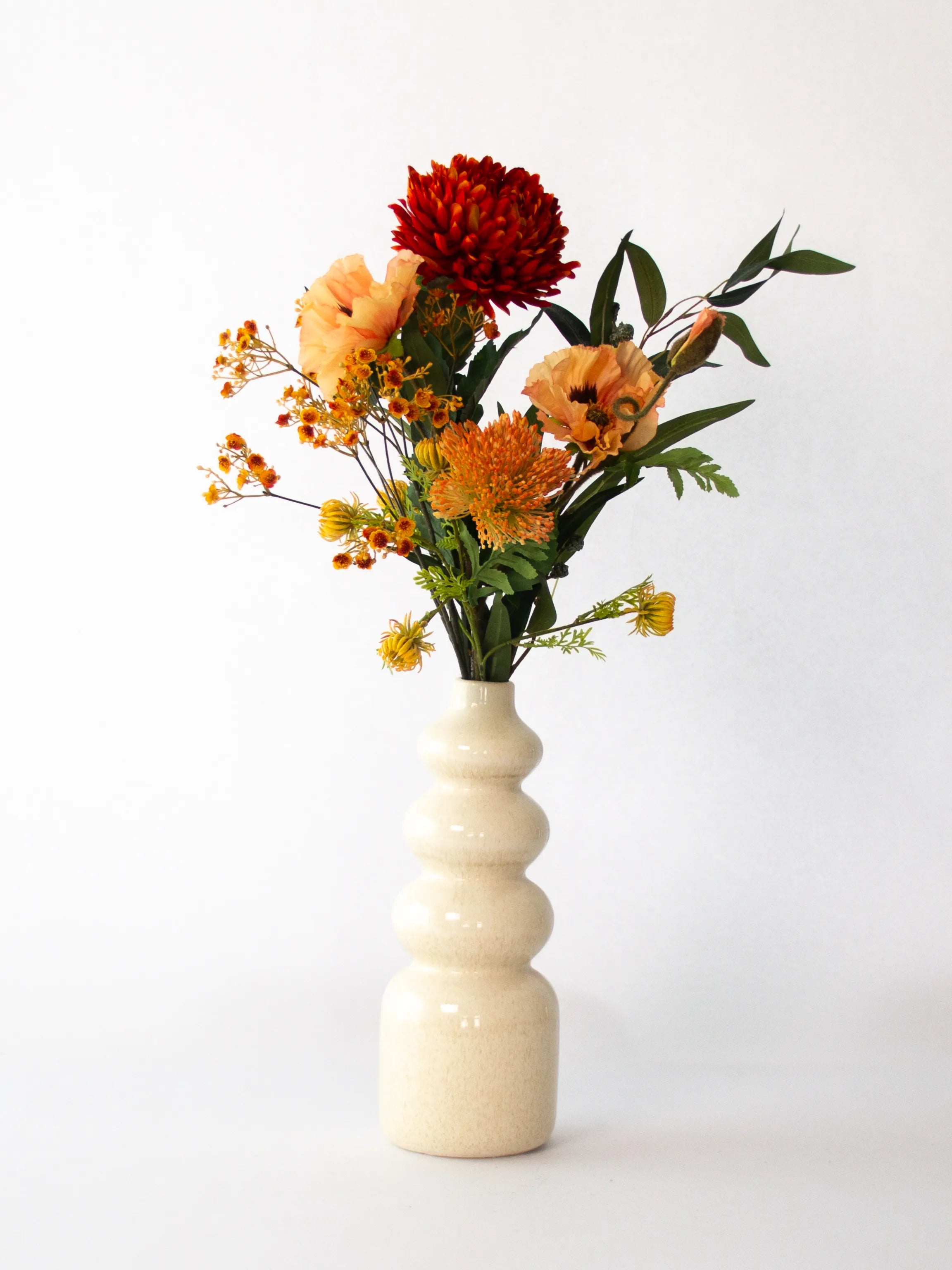 Zijden boeket Amber met poppy peach en oranje gipskruid – 65 cm