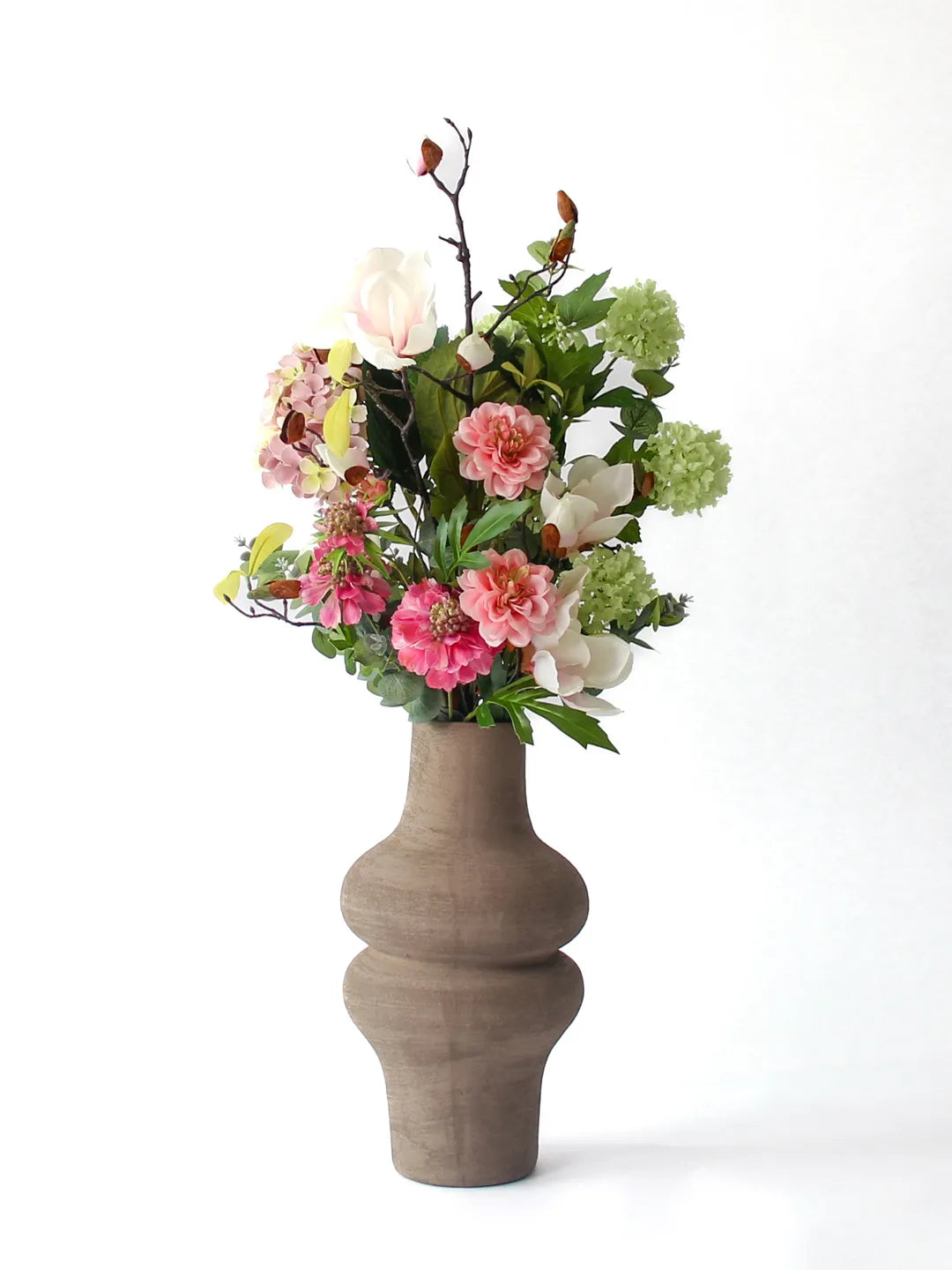 Zijden boeket Mila met roze Magnolia en Hydrangea