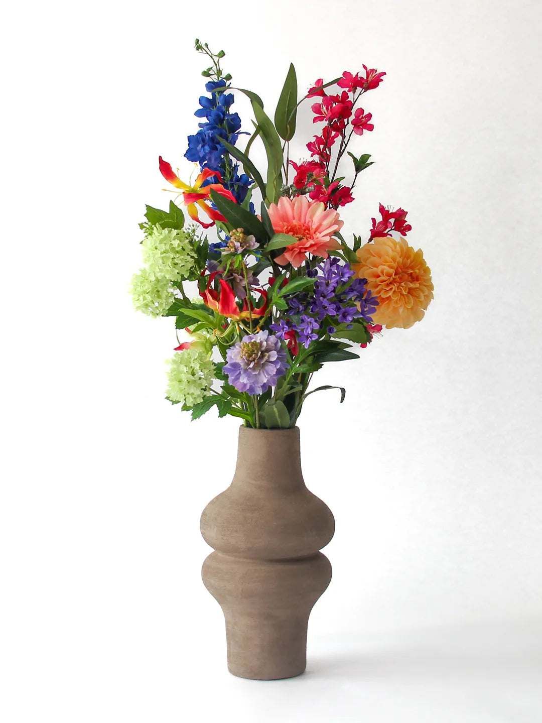 Zijden boeket Rox met peach Dahlia pompon en groene Viburnum